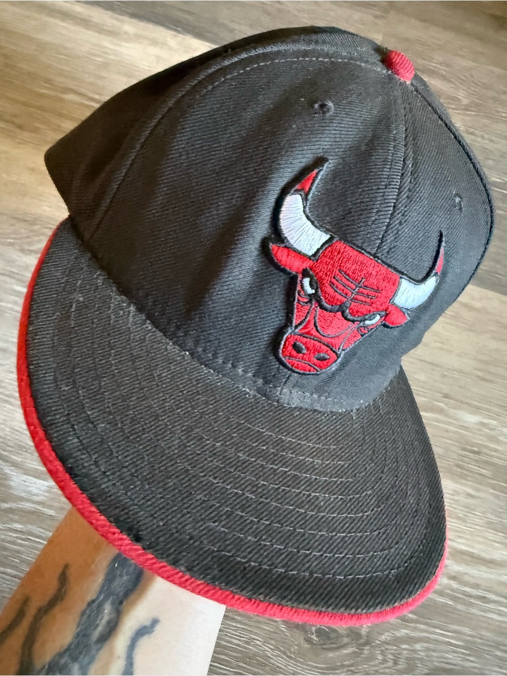 New Era Black and Red Chicago Bulls Fitted Cap Size 7 3/4